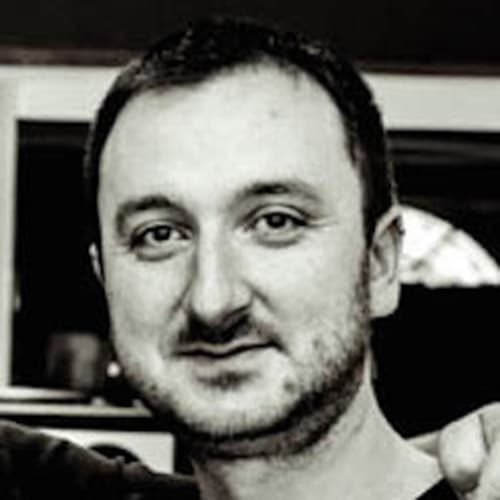 Portrait: Loris